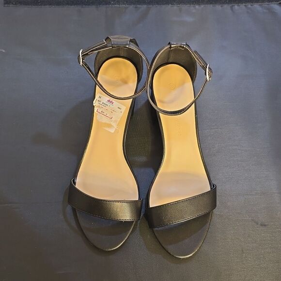 BRAND NEW WILD DIVA WOMEN'S ANKLE STRAP PLATFORM  LOW CHUNKY HEELS  SANDAL - Picture 2 of 15